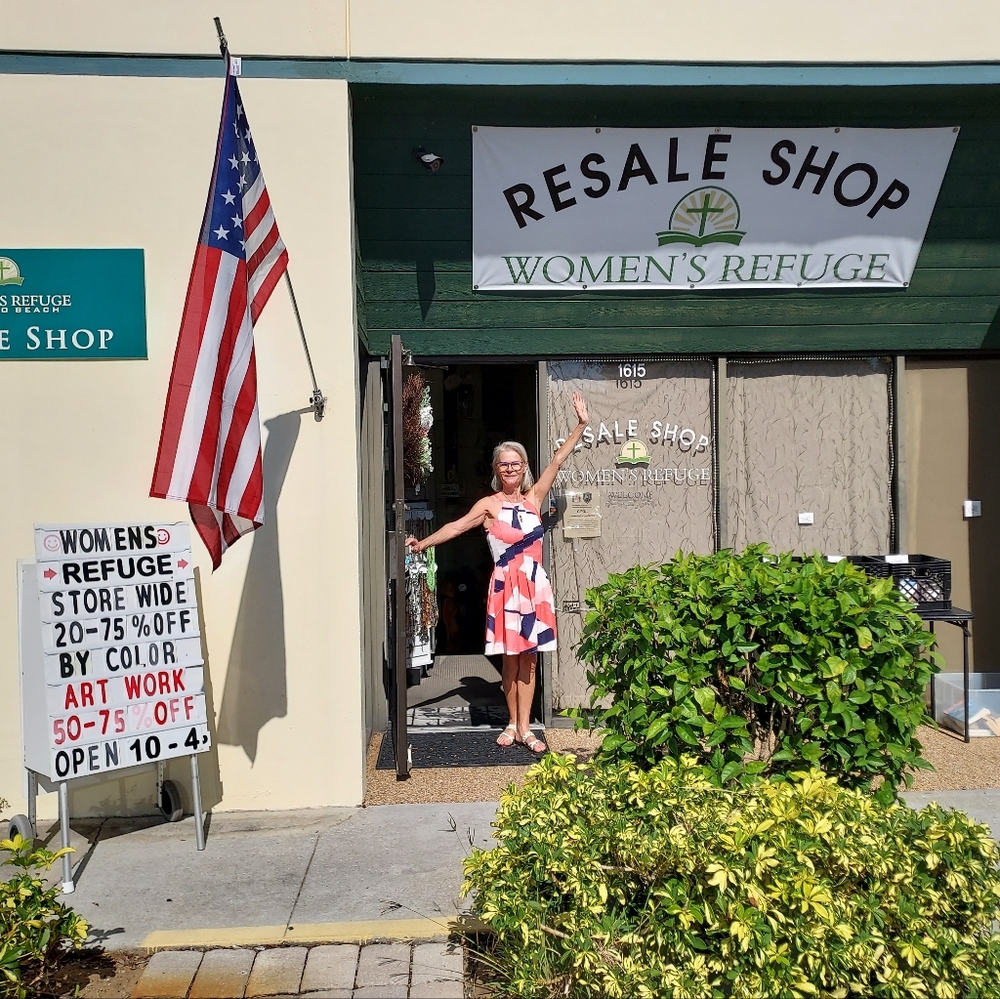 Silver and Abalone Cufflinks Set - image 7
